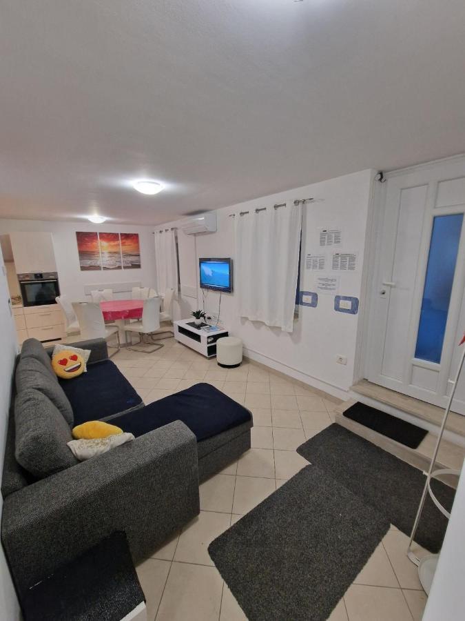 Villa Beautiful House Lanna Izola Exterior foto